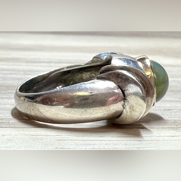 Vintage Designer Hallmarked Sterling Silver & Gold Bezel Set Jade Ring, Size 6 - Picture 5 of 11